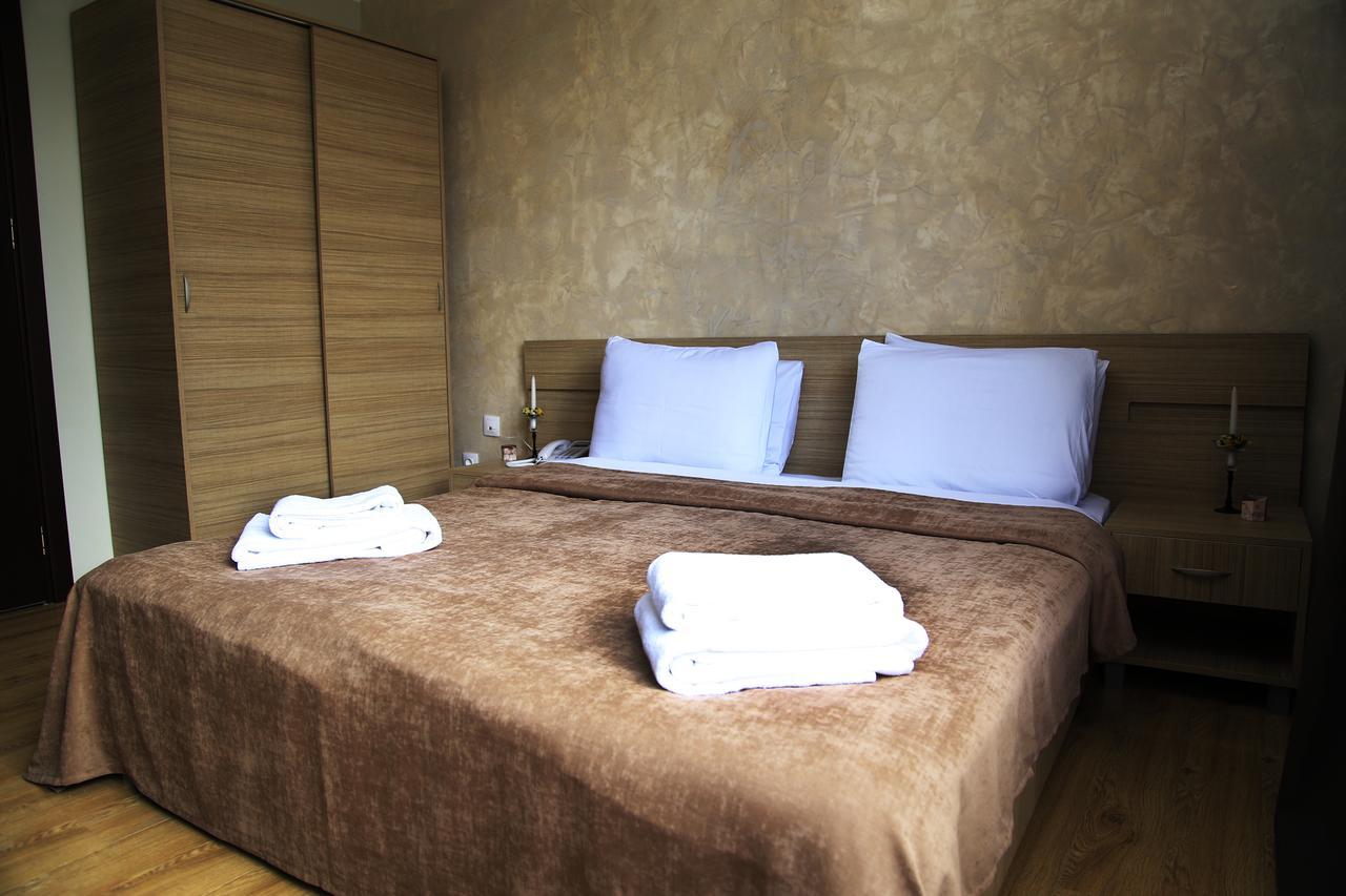 Iveria Hotel Khashuri Exterior photo